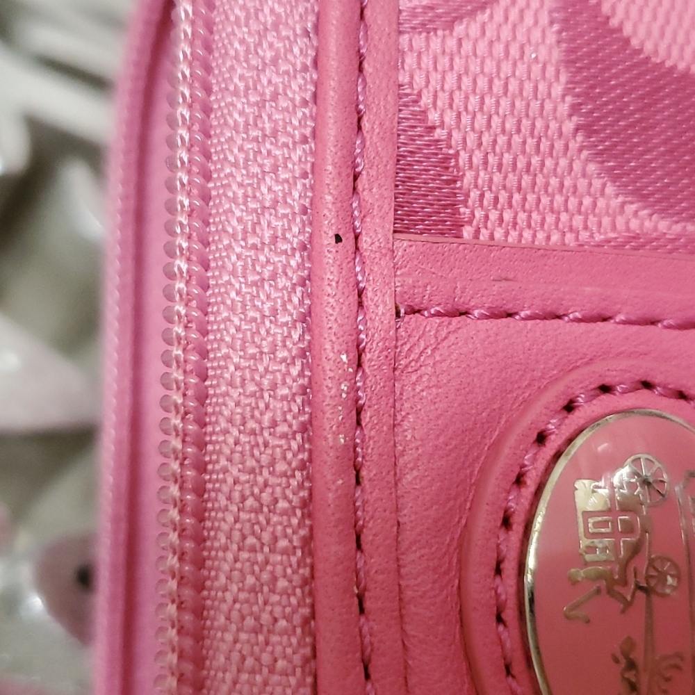 ππ COACH Pink Wrislet Wallet ππ - Picture 12 of 12